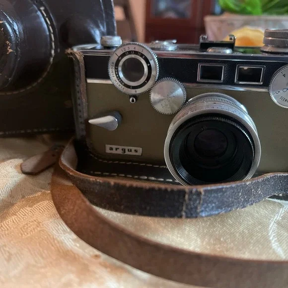 Vintage Argus C3 The Brick Tan Rangefinder Camera Cintar 50mm f/3.5 ^^^ - Picture 8 of 8